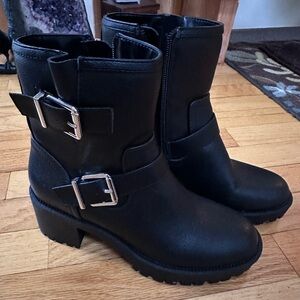 Mix No 6 women’s black Moto biker boot, size 7 new without Box